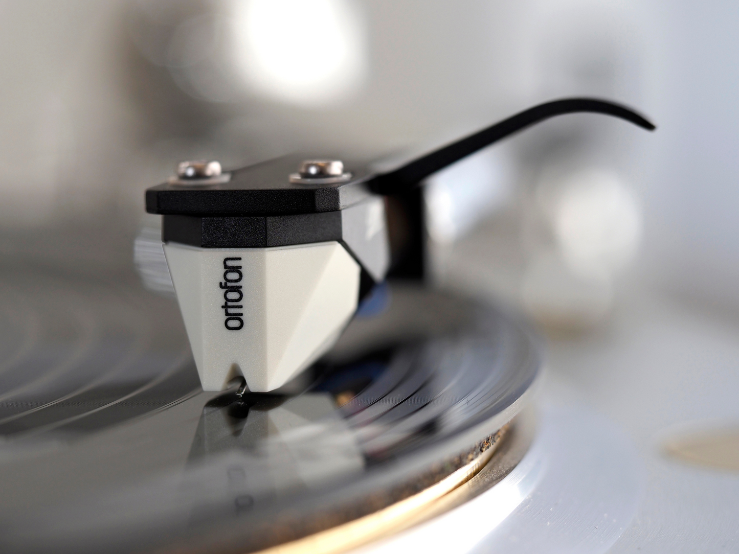 Ortofon 2M Mono Verso pickup fra siden