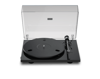 Pro-Ject E1.2 Phono platespiller i piano sort med støvlokk