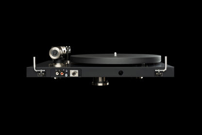 Pro-Ject Debut PRO B bakside med RCA og mini-XLR